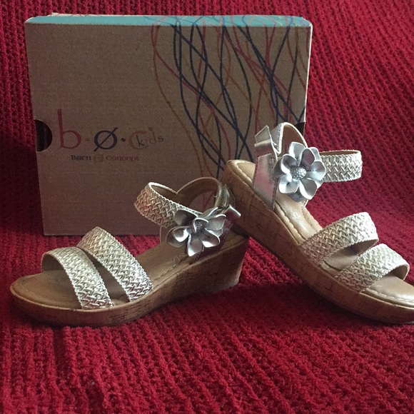 Little girls silver Born Sandals size 11. - Picture 3 of 4